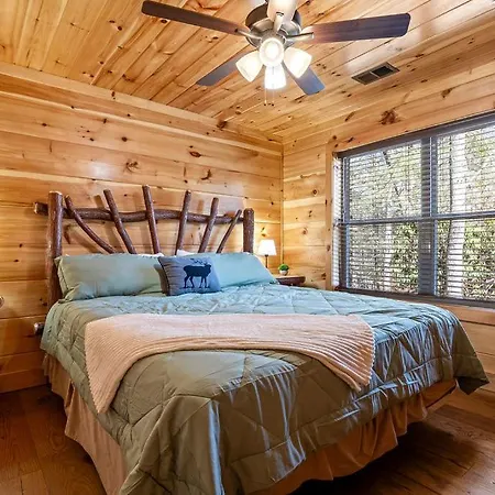 Bobcat Den By Eden Crest Villa Gatlinburg Exterior photo