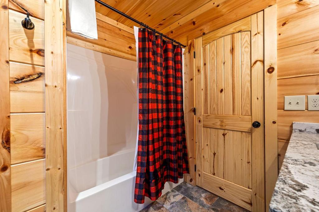 Bobcat Den By Eden Crest Chalet Gatlinburg