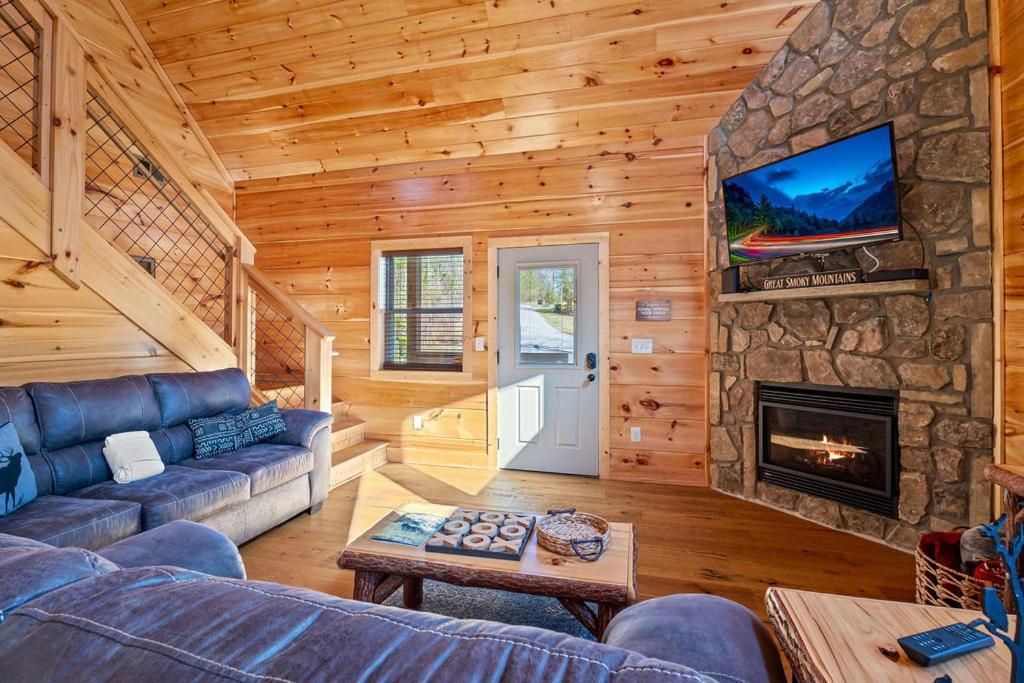 Chalet Bobcat Den By Eden Crest *